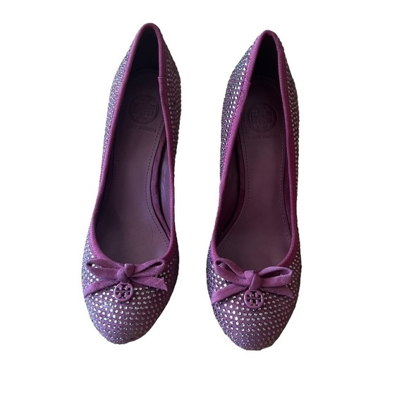 TORY BURCH Phoenix Soho Lux Suede Crystal Jeweled Conceria Cameo Pumps - Picture 2 of 8